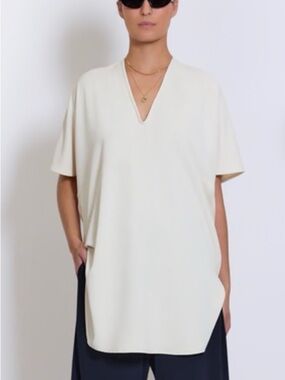 Relaxed V-Neck Cream Tunic Top